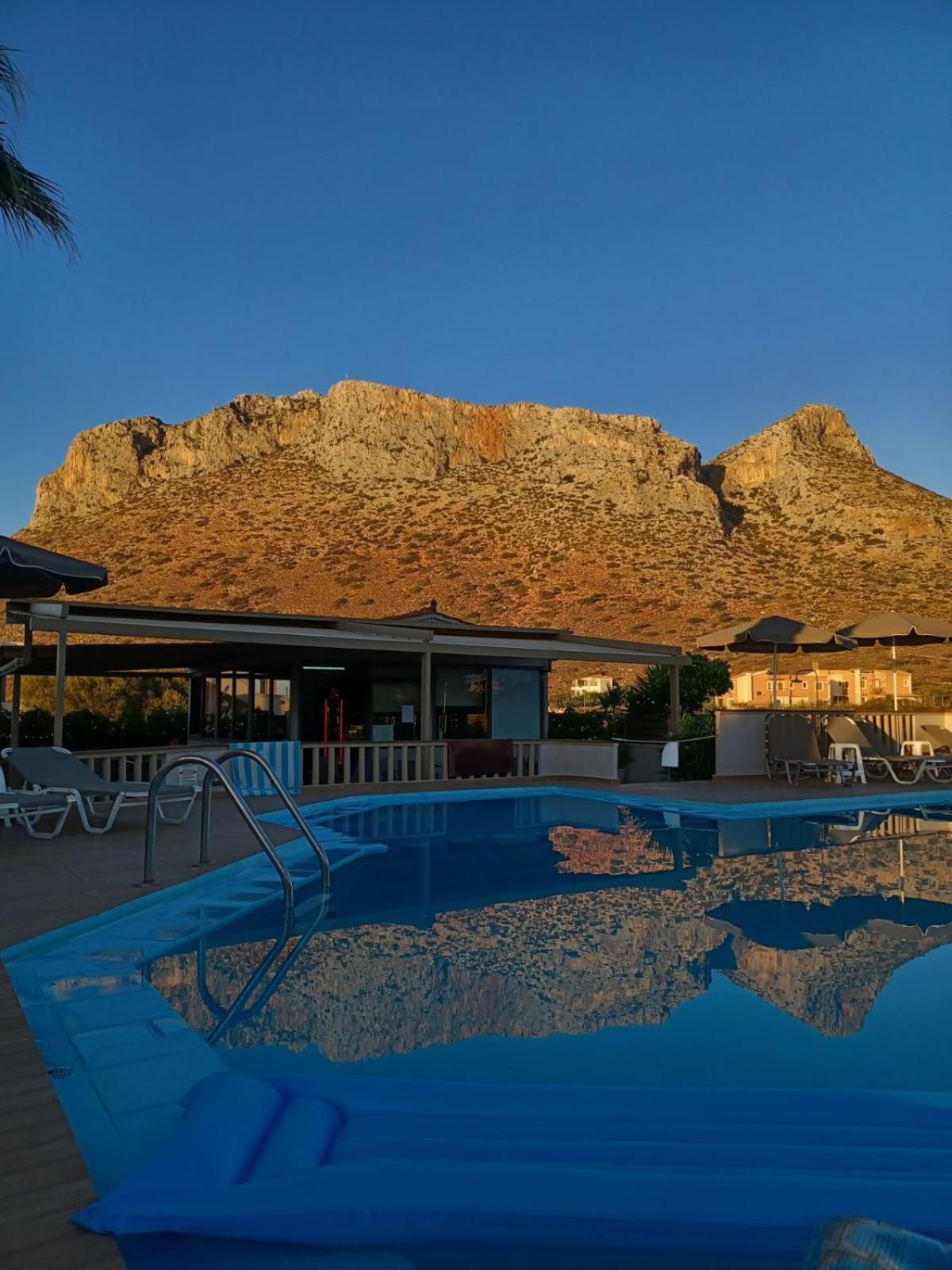 Cathrin Suites Stavrós Exteriér fotografie